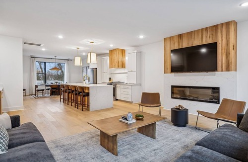 Hurwood Heights Apartment | NEW Modern Nashville Escape with Rooftop Hot Tub