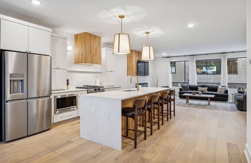 Hurwood Heights Apartment | NEW Modern Nashville Escape with Rooftop Hot Tub