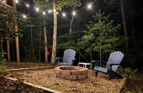 Murphy House | NEW! Murphy*Hot Tub*Fire Pit