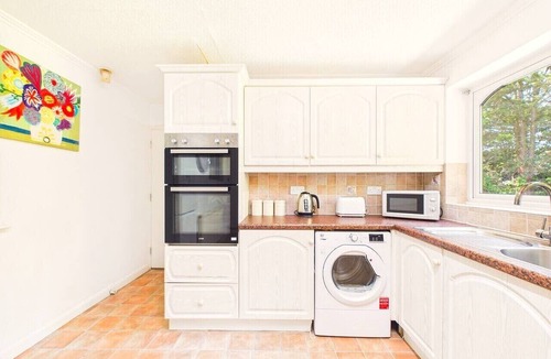 Welford House | NEW! Oadby | 3-Bed Family Home with Parking