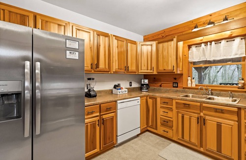 Ashe County Cabin | NEW! Paradise Valley Hideaway | Stunning MTN views