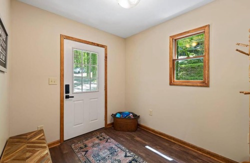 Lake Lure House | NEW! Peak Retreat- Lake Lure- Family Friendly!