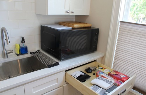 Wilmington Historic District Apartment | New pet-friendly 1BR/1BA Historic District carriage house 4 blocks to riverwalk