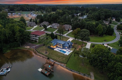 Mooresville House | New Saltwater Pool + Spa, Views | Wilson Hideaway