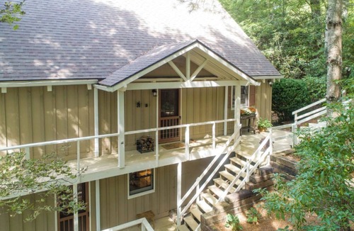 Highlands Hills House | New Secluded Mountain Cottage- close to DT, Apple Lake, Hiking, ETC