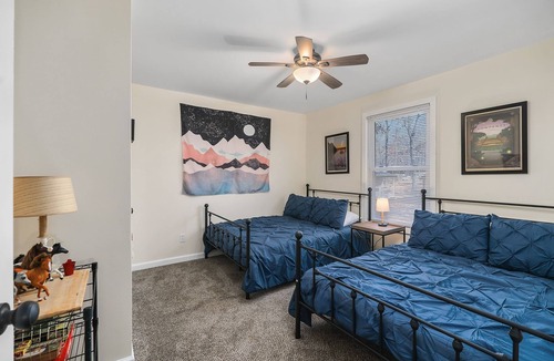 Smithville Cabin | New! Sofie's House (Pet-Friendly)