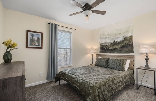 Smithville Cabin | New! Sofie's House (Pet-Friendly)