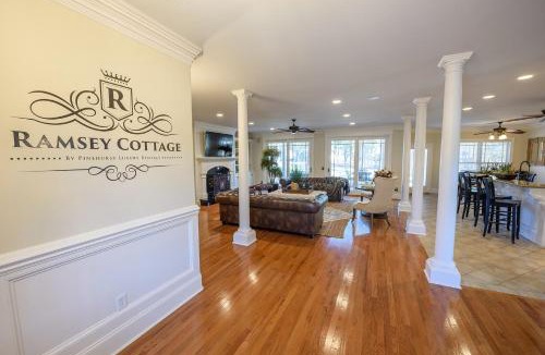 Pinehurst Villa | New - Spectacular️ Golf Views - Sleeps 20 - Pinehurst National #9 - Near DT Pinehurst!