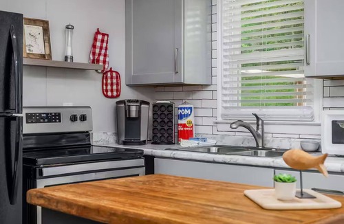 Smithville House | New-Sunfish Cottage - Walk to Hidden Harbor Marina