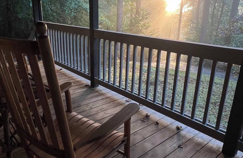 Saluda Cottage | NEW! The Cottage at Whispering Falls: LUXURY & PRIVACY on 7 acres - King beds