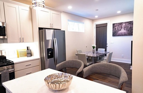 Hayes House | New Turf:Rooftop& Patio min's from Downtown, Duke, NCCU, Hospital,Durham Bulls