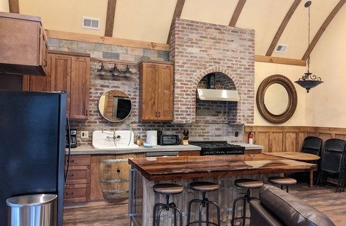 Elk Park Cottage | New Upscale Hobbit Retreat w/outdoor Kitchen on Elk River 4 miles to Banner Elk