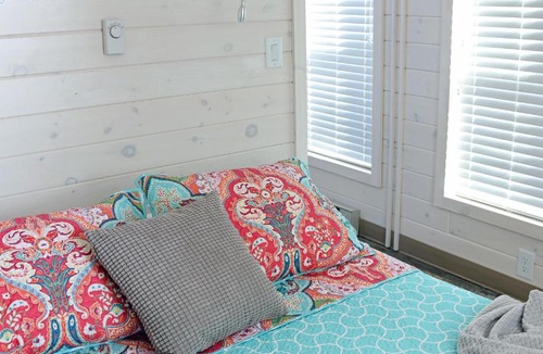 Steele Creek House | New Waterfront Cabin on the Large Sundeck #24 cabin