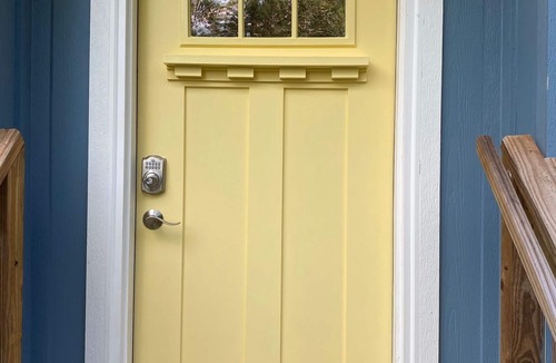 Hendersonville House | Newer home in historic Hendersonville. Near Asheville and Blue Ridge Parkway.