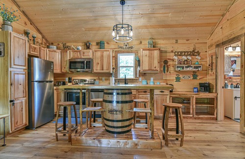 Hendersonville Cabin | Newly built cabin on horse farm.