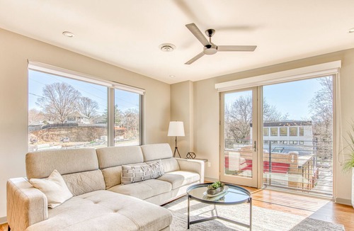 Historic Montford Apartment | Newly built loft near downtown with WiFi, rooftop deck, gas grills & city views