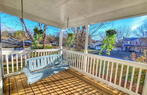 Pineville House | Newly remodeled! Family friendly. Near lake & park
