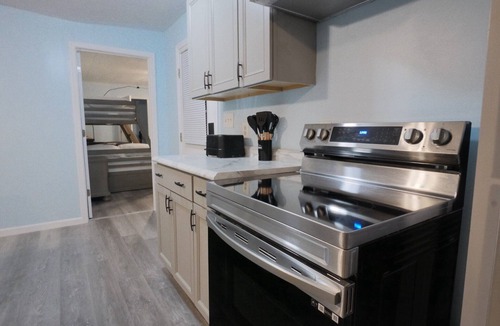 Manteo House | Newly Remodeled Grand Coastal Ranch, in the heart of Manteo, NC