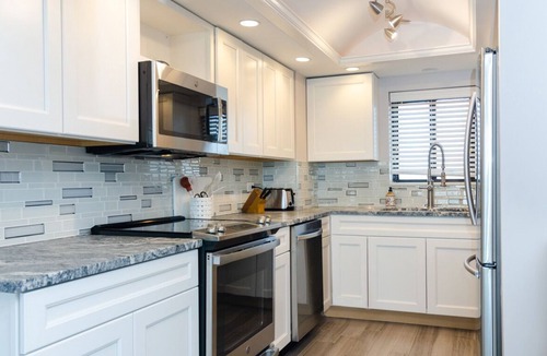 Wrightsville Beach Condo | Newly remodeled oceanfront condo in Station One!