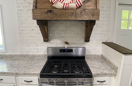 Hendersonville House | Newly Remodeled Private 2Br/2Ba with Hot tub and Foosball Table