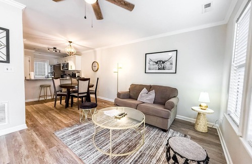 Southwest Raleigh House | Newly renovated 2 bdr townhome w king bed