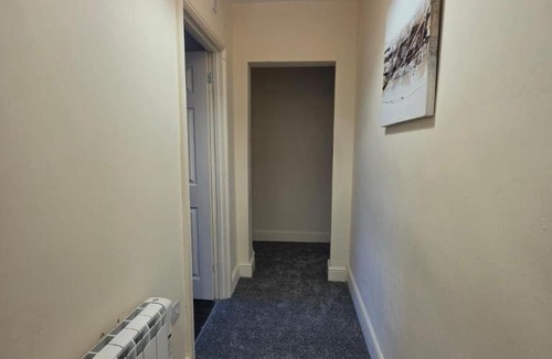 Oadby Apartment | Newly Renovated 2 Bed Flat - Free Parking
