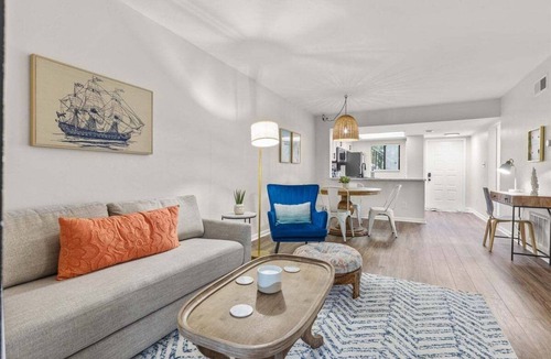 Montgomery Condo | Newly Renovated 2bd/2ba Condo *Pool* 30+ Day Stays