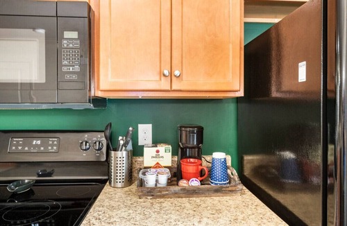 Hubert House | Newly Renovated-Central Jacksonville/Lejeune/Beach