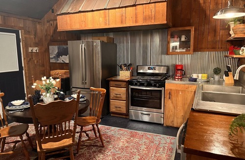 Washington House | Newly renovated cottage close to waterfront and boat ramps