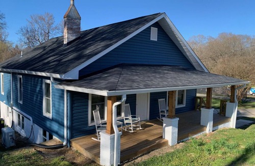 Lincolnton Apartment | Newly Renovated Lincolnton Rail Trail Downtown Apartment - Walk to Main St