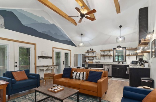 Sylva House | Newly Renovated Mountain House Retreat w/ Hot Tub And Huge Private Deck