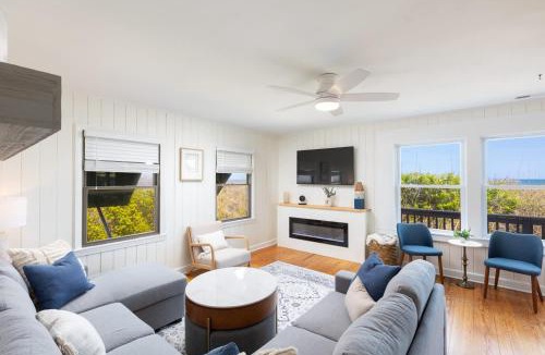 South Nags Head House | Newly Renovated Oceanfront Cottage