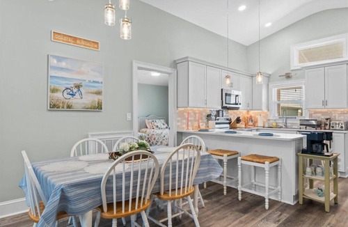 Ocean Isle Beach House | Newly Renovated 4-bedroom house with AC, WiFi in delightful Ocean Isle Beach