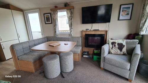 Llanbedrgoch House | Newydd nook