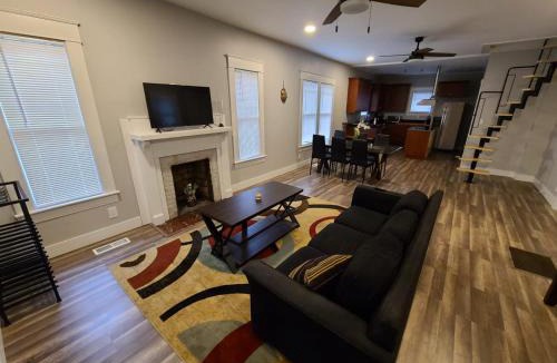 Greensboro House | Next to Downtown Greensboro Bungalow Rooms