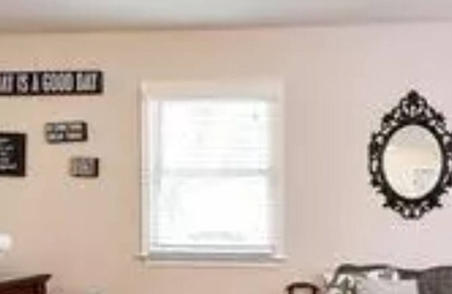 Caroleen Apartment | Nice clean rooms and safe for travels