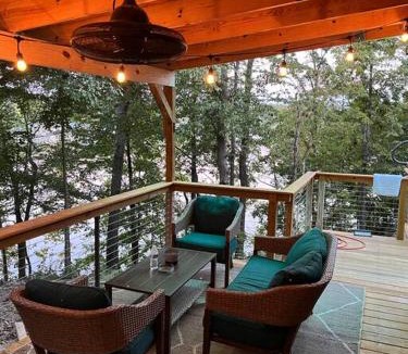 Southmont House | Nice little cabin at the lake