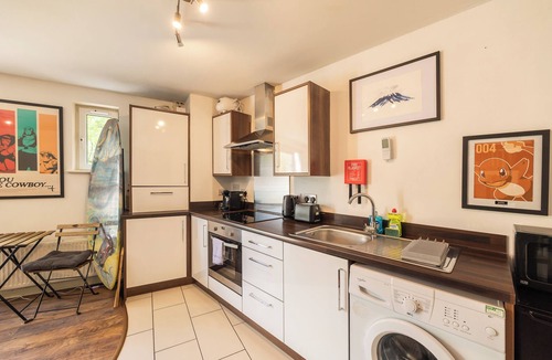 Gifford Apartment | nInviting 1-Bed Flat with Patio near Lochend Park