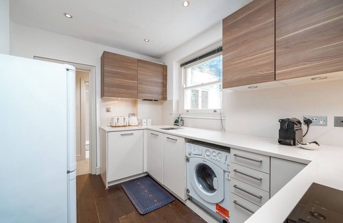 Redcliffe Apartment | Niru Experience Hidden Gem In Chelsea 2BD 2BA