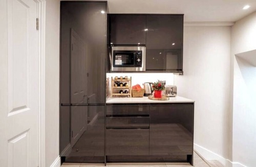Redcliffe Apartment | Niru Experience Jewel of Ifield Road