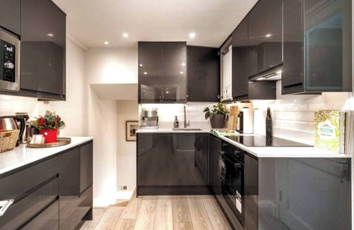 Redcliffe Apartment | Niru Experience Jewel of Ifield Road