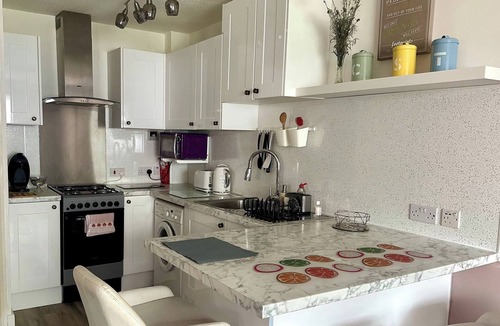 Dartford Apartment | NKN Cosy Maisonette Dartford Station Free Parking