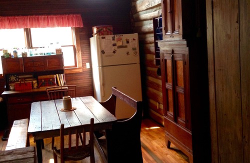 Sylva Cabin | nLog Cabin with hot tub on bold creek