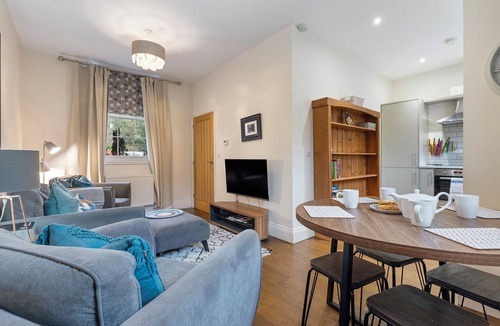 York House | No. 4 - Oak Tree Cottage - Pass the Keys