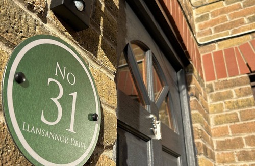Atlantic Wharf Apartment | No31 - Modern Apartment for 4 in Central Cardiff