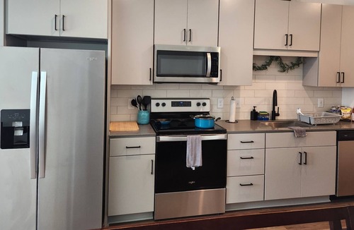 NoDa Apartment | NoDa Davidson street & 36th street walk to street venues & 5 mins to uptown!