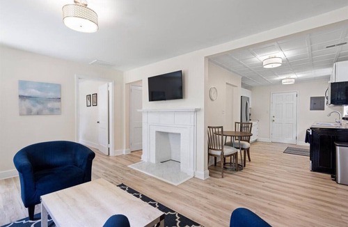 Hidden Valley House | Noda Home w Yard Perfect For Digital Nomads 250 Mbps Fiber!