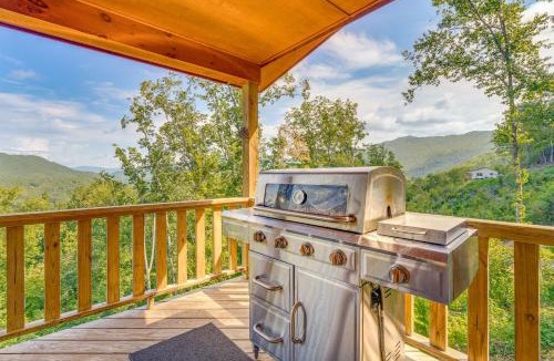 Murphy House | North Carolina Cabin - Pool Table and Mountain Views