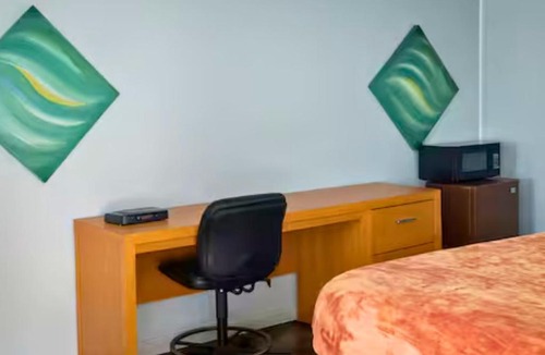 Tougaloo Apartment | North - King Bed Hotel Studio 322
