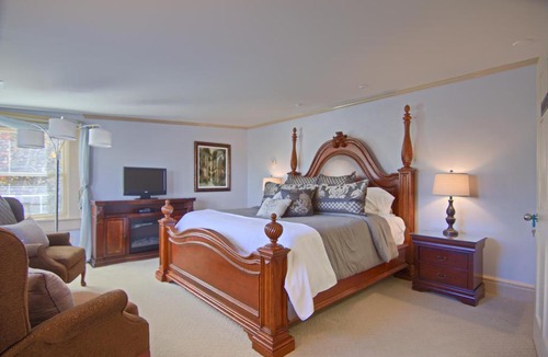 Asheville Bed & Breakfast | North Lodge on Oakland Bed and Breakfast